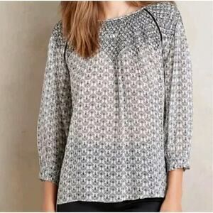 Anthropologie Floreat Calais White Black Floral Smocked Neck Peasant Top SZ XS